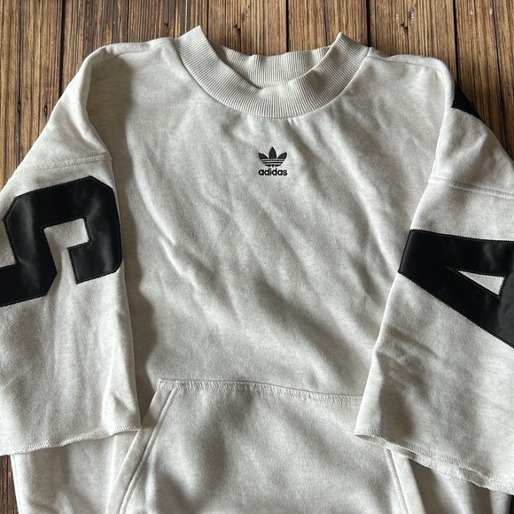 Adidas Gray Crop Sleeve Sweatshirt with Black Logo on Upper Back CS - Picture 3 of 9